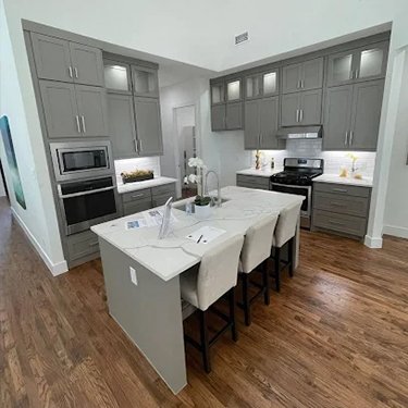 Bilingual Painting Services